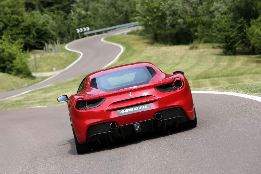  Ferrari 488 GTB 2015 года  (фото 28 из 31)